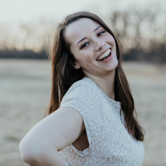 Meet your Posher, Gracia - Picture 1 of 1